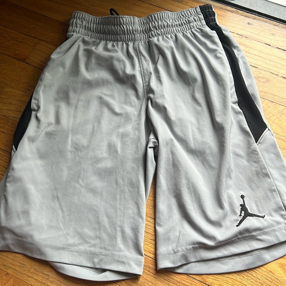 Men’s Jordan shorts, gray, S